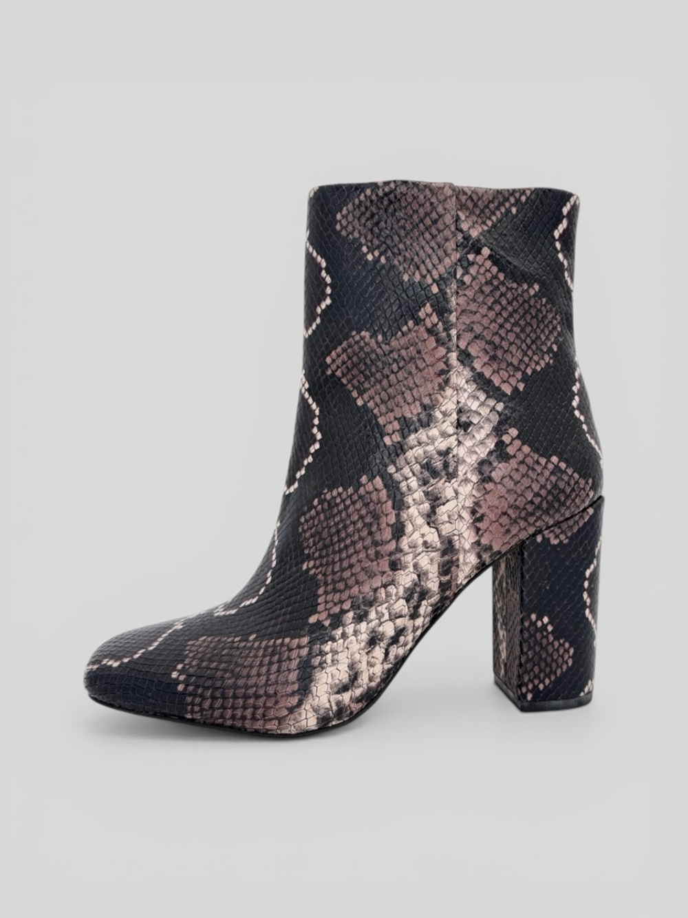 VINCE CAMUTO Dannia Bootie 7.5 Mauve Multi Tricolor Snake Leather Block‎ Heel